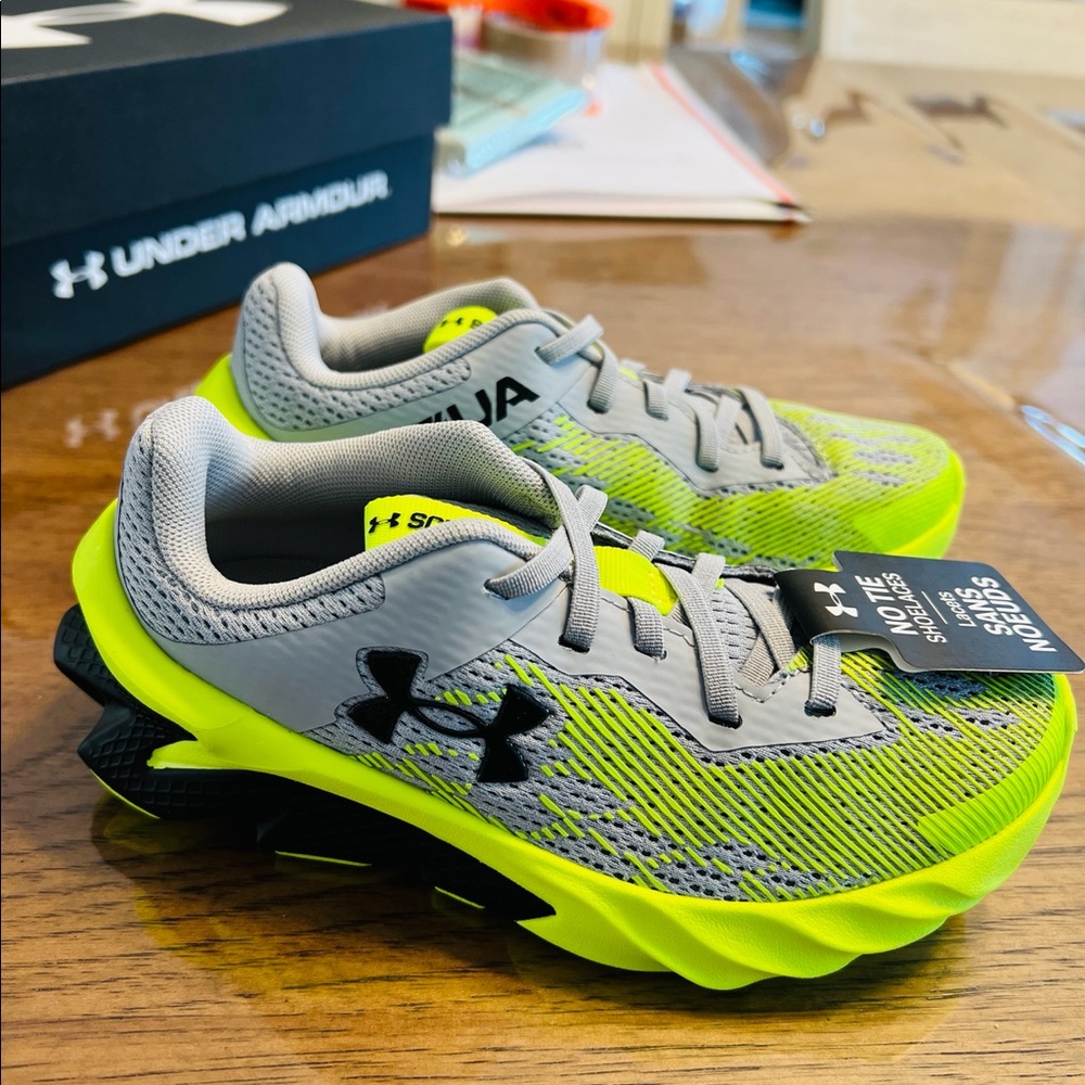 UNDER ARMER Kids/toddler Shoes,Brand New, Size 11K
